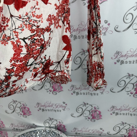 Northern Reflections button up collared flowers Red and White Floral Blouse - Picture 4 of 13